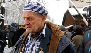 94-річний в'язень Освенцима Малицький сидить без опалення в харківській квартирі, - журналістка Малицька