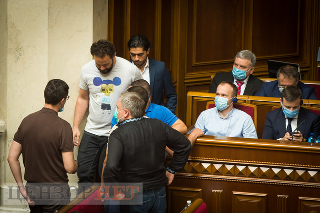 Час вопросов к правительству, объятия Саладухи, тревога Иванчука и расходы Кивы - работа Рады 3 июля 19