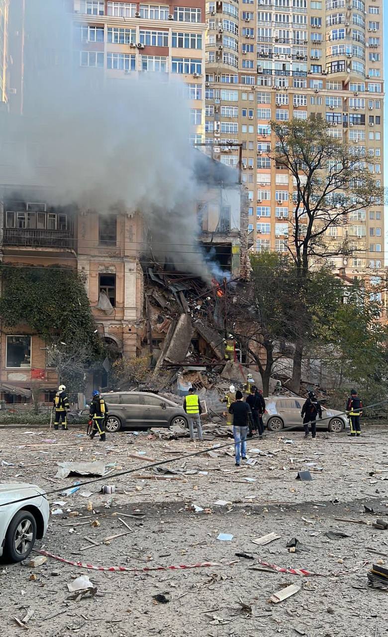 Внаслідок атаки дронів на житловий будинок у Києві загинула жінка, 18 осіб врятовано, - Офіс Генпрокурора 04