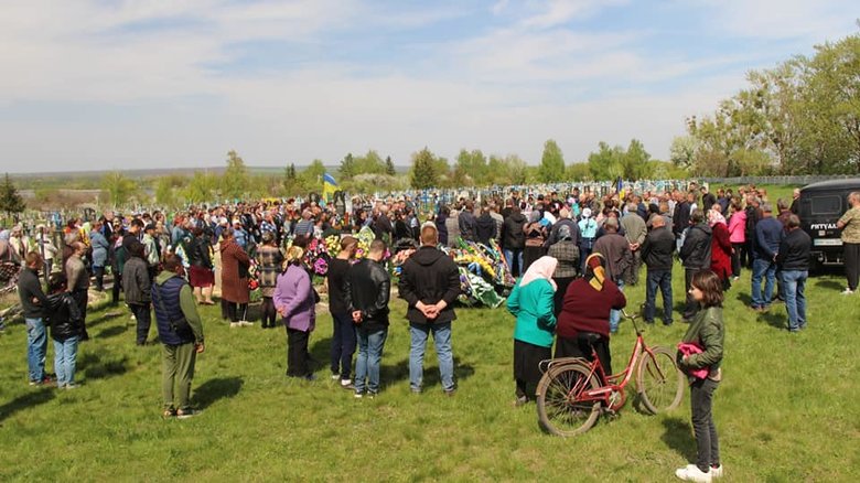 Soldiers of 91st separate regiment of operational support Andrii and Oleksandr Kozyrka, who died in battle with Russian occupiers, were buried in Sumy region 06