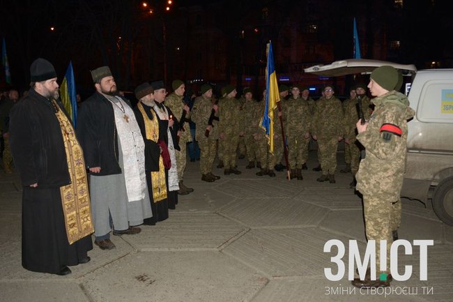 С погибшим на Донбассе воином Максимом Хитайловым попрощались в Полтаве 02