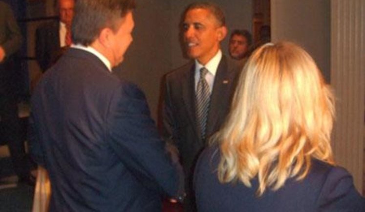 Obama Will Not Shake Hands with Yanukovych, Says Ex-ambassador