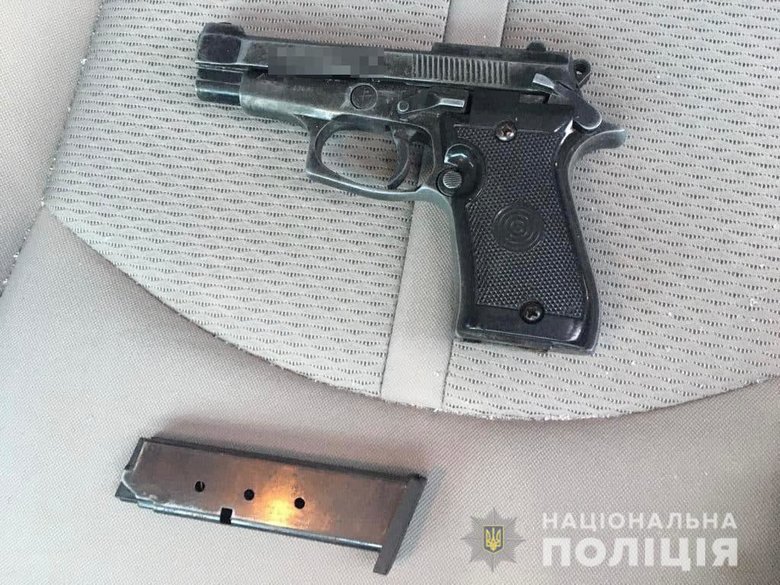 Квартирные мошенники отбирали жилье у пенсионеров 04