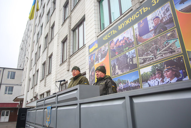 Полковника Пилипенка, який бив майданівців у 2014 році, призначено заступником начальника Академії Нацгвардії, а в 2016-му було нагороджено орденом Богдана Хмельницького 06