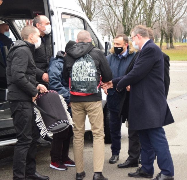 Четверо засуджених у Лівії моряків із судна Captain Khayyam повернулися в Україну, - заступник глави МЗС Боднар 02 Четверо засуджених у Лівії моряків із судна Captain Khayyam повернулися в Україну, - заступник глави МЗС Боднар 02