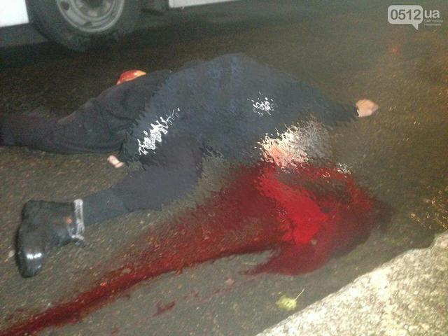 Рейсовий автобус у Миколаєві на смерть збив двох людей 04