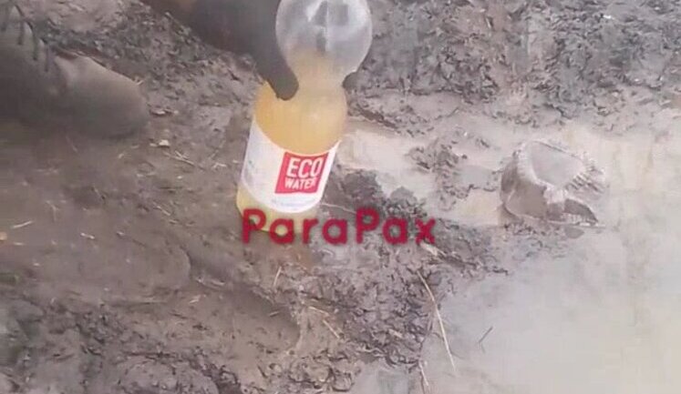 Російські військові потерпають від нестачі питної води та набирають її із калюжі: "Так от и выживаем нах#й". ВIДЕО