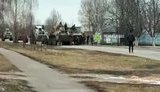 На Чернігівщині чоловік перекрив дорогу молоковозом і не дозволяв проїхати російським окупантам. ВIДЕО