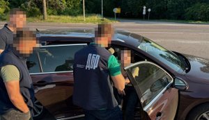 ДБР повідомило про підозру офіцерці через закупівлю генераторів