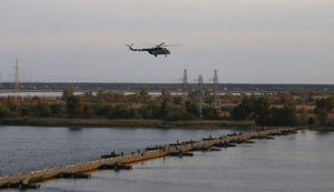 Війська РФ взяли під контроль переправу до Херсона, - ОДА