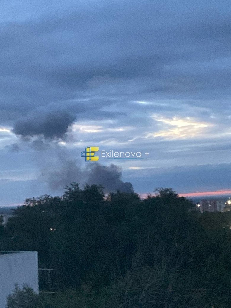 У Самарі вночі пролунали вибухи, після яких над промисловою зоною піднявся стовп дим