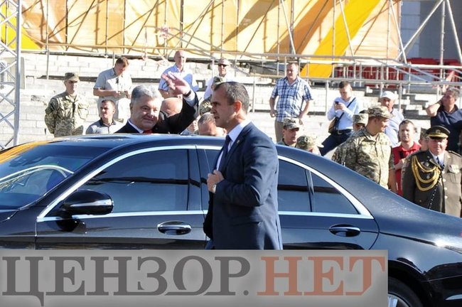 Порошенко побував на репетиції параду 01