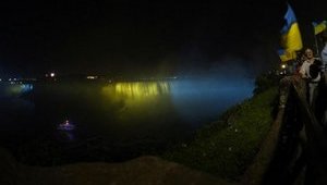 Ко Дню Независимости Ниагарский водопад подсветят цветами флага Украины
