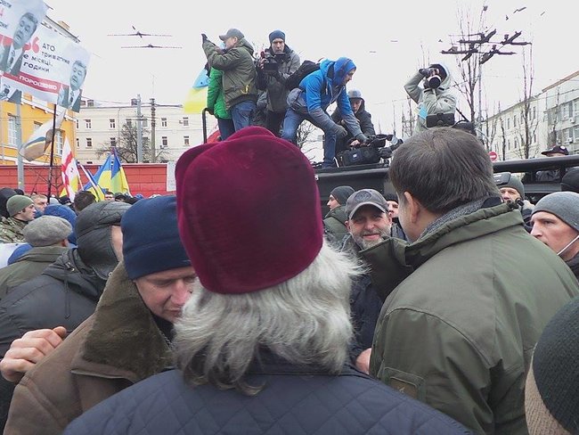 Наш ворог - олігархат! Наш ворог - Порошенко! Прихильники Саакашвілі провели марш у Києві з закликом імпічмента президента (оновлено) 05