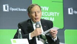 Путин напал на Украину, чтобы сделать РФ великой, а вместо этого сделал великим НАТО, - Петреус. ВИДЕО