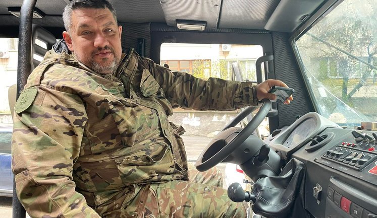 Комбат Петро Кузик: "Першими на наші позиції гонять тих нещасних, кого повиловлювали в "ДНР" і "ЛНР". Автомати у них іржаві, а замість військових квитків – невідомо які довідки"