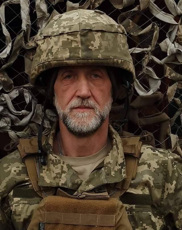 Прощатися з воїном прийшов весь Глухів. Пам’яті загиблого під Лиманом героя, кандидата історичних наук Юрія Коваленка 04