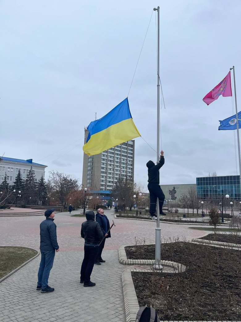 ВСУ уничтожили технику оккупантов на Бердянском аэродроме ударом Точки-У, - исполком 01