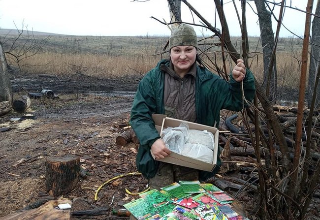 Яна Червона. Квіти поміж окопів 11