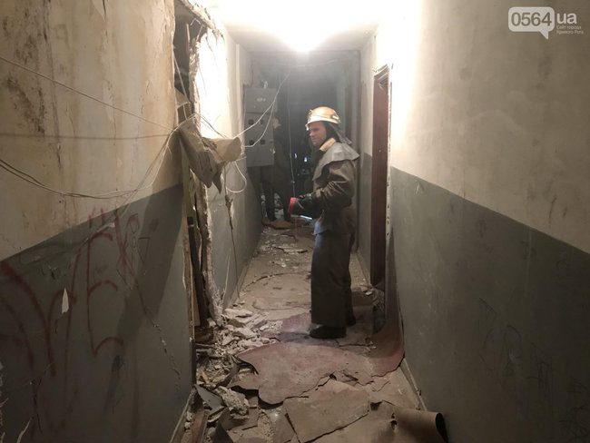 Потужний вибух стався в багатоповерхівці Кривого Рогу: травмовано 3 осіб, зокрема дитину, - ДСНС 01