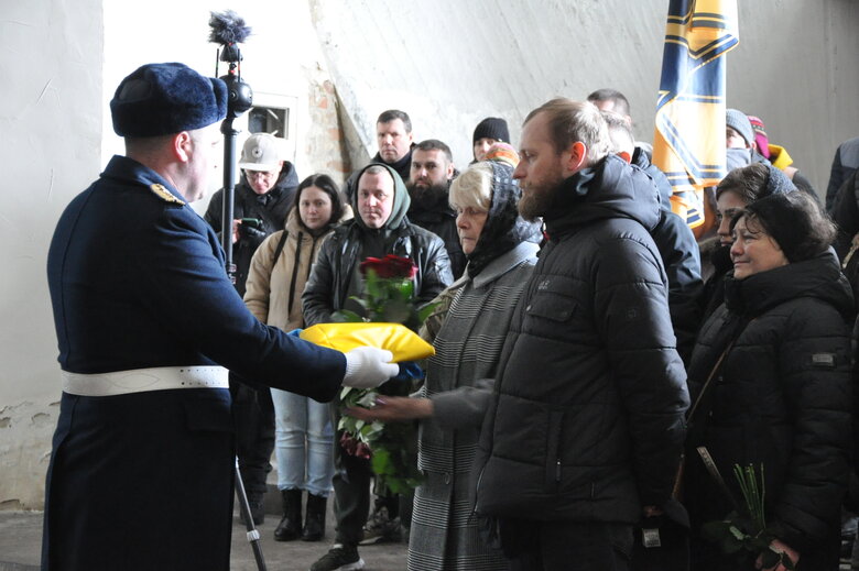 В Киеве простились с комбатом Азова Олегом Мудраком 11