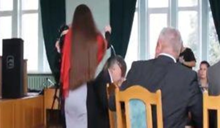На мэра Нежина журналистка вылила ведро грязи: "Тварюка, лахудра ти ненормальна. Пішла отсюда". + ВИДЕО