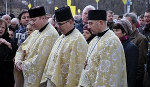 Поминальный молебен по случаю 4-й годовщины Революции Достоинства состоялся в центре Киева. ФОТОрепортаж+ВИДЕО