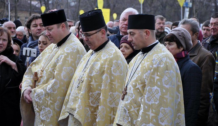 Поминальный молебен по случаю 4-й годовщины Революции Достоинства состоялся в центре Киева. ФОТОрепортаж+ВИДЕО