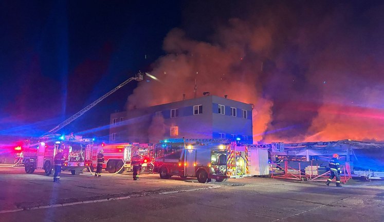 Чеські волонтери запевнили, що пожежа на оборонному заводі не вплине на постачання дронів Україні