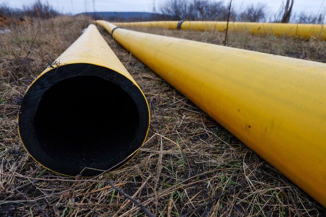 Газопровід Очеретяне-Авдіївка добудовують, попри обстріл найманців РФ, - Жебрівський 02