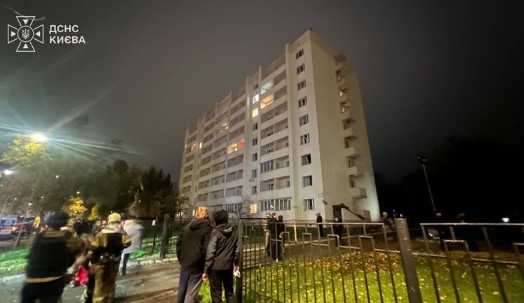 Enemy attacks Kyiv with ballistic missiles: strikes near metro station and residential building, one dead and injuries reported. PHOTOS