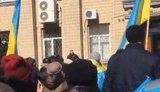 Оккупанты применили слезоточивый газ и открыли огонь по жителям Скадовска, вышедшим на акцию протеста. ВИДЕО