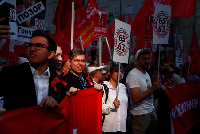 У Росії знову протестують проти підвищення пенсійного віку: 7 осіб затримано в Санкт-Петербурзі 02