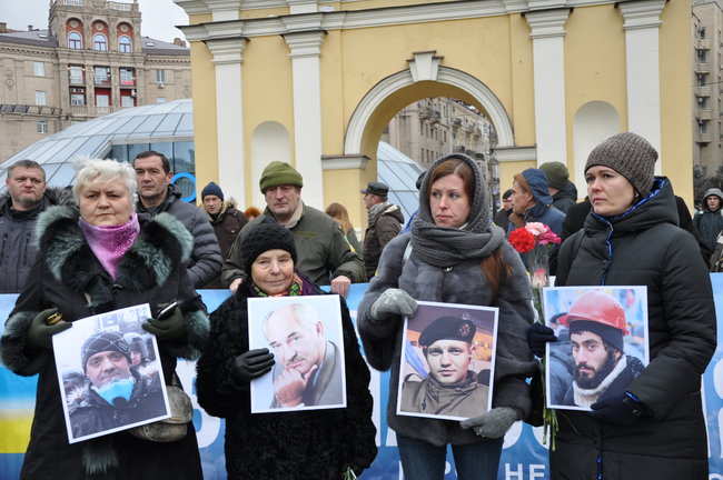 В Киеве прошло шествие в память о первых погибших на Майдане 02