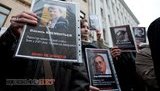 Журналисты пришли к Януковичу: напомнили о нападениях и убийствах. ФОТОрепортаж+ВИДЕО