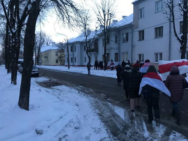Акции протеста прошли в разных городах Беларуси, силовики задержали не менее 10 человек 01