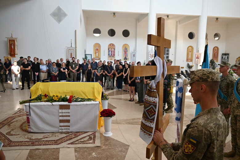 Із відомим льотчиком Андрієм Пільщиковим (Juice), який загинув в авіатрощі на Житомирщині, попрощалися у Києві 05