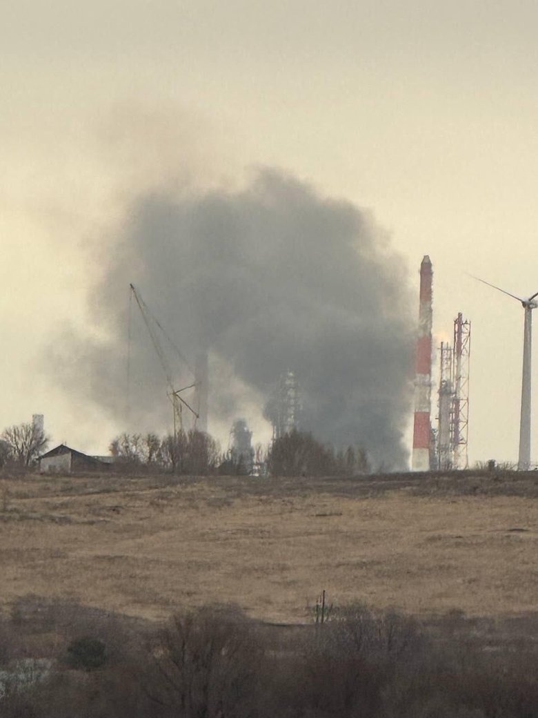 Подробиці атаки на НПЗ в Орську. Ураження дронами СБУ