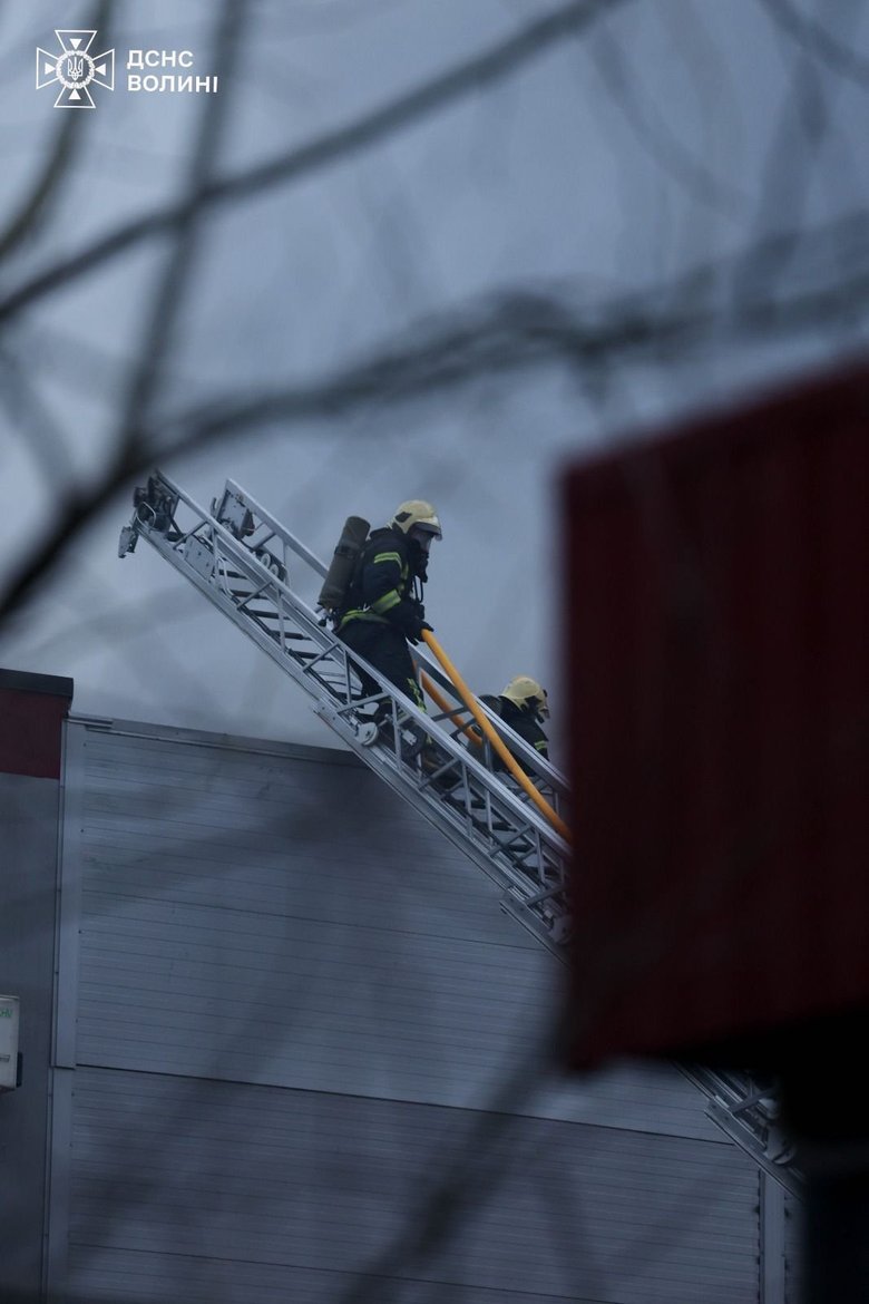 Rescue workers extinguished major fires following shelling in Volyn