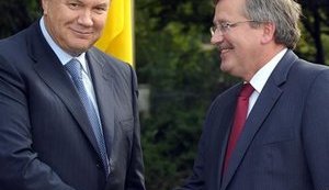 Коморовский станцевал танго с сатрапом Януковичем