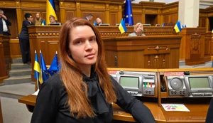 Безуглая вновь стала членом фракции "Слуга народа"