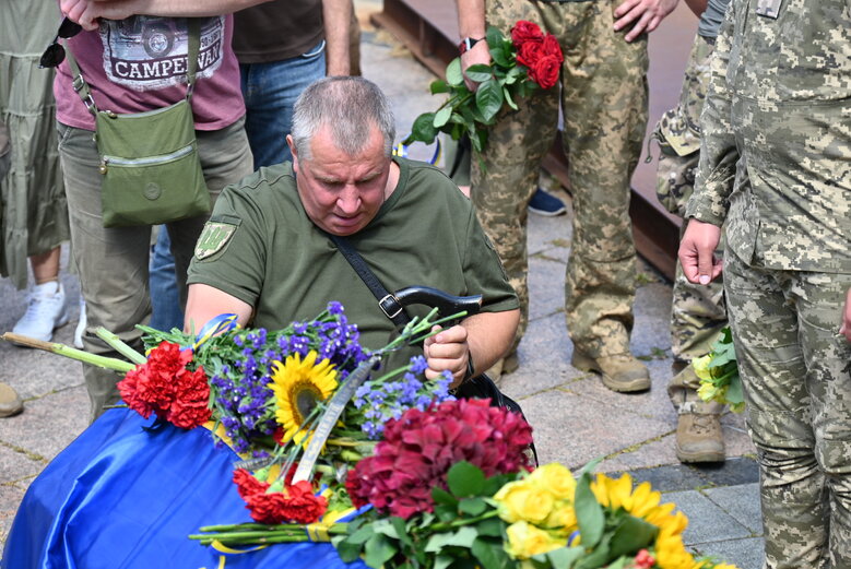 С погибшим воином Андреем Веремиенко простились в Киеве 03