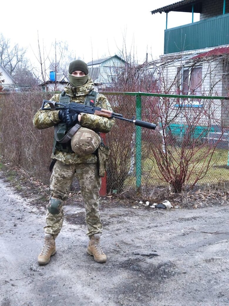 Під ранок часто чули постріли біля села, де росіяни базувалися. Цими пострілами кадирівці солдат окупаційних військ заганяли до наших позицій, щоб вони нас штурмували, – Валентин Бондаренко 03