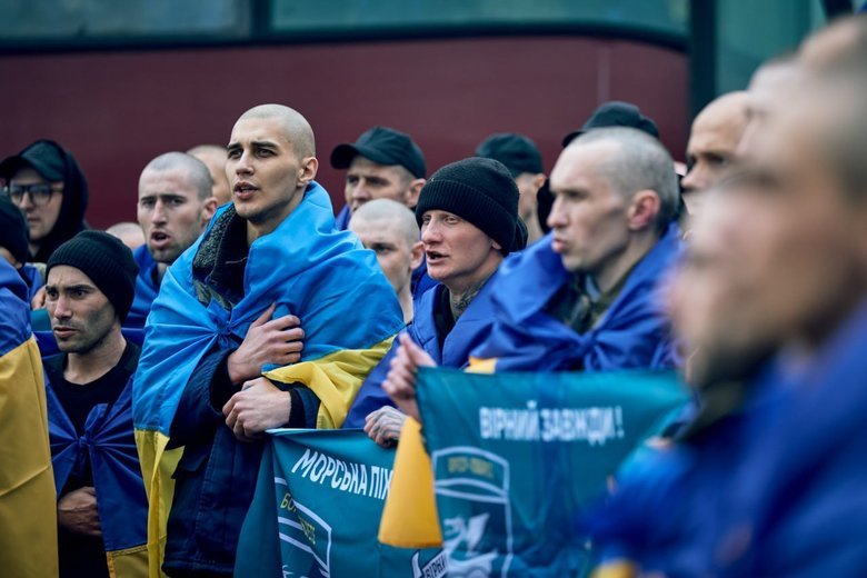 Ukraine brings home 270 defenders in prisoner exchange with Russia
