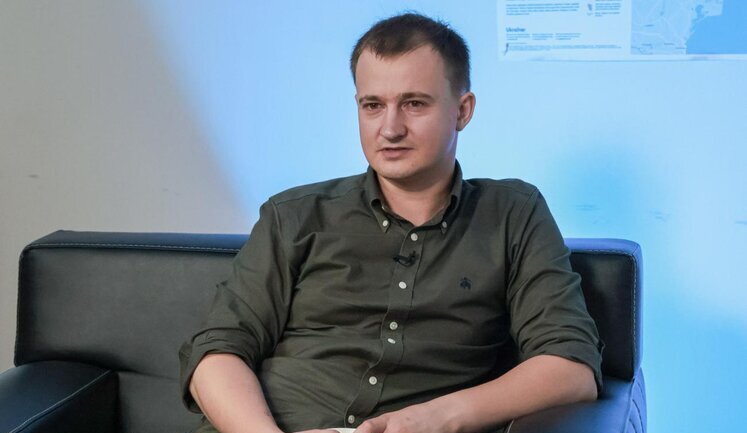 Defense industry of Ukraine can produce 3 times more weapons than amount of all funds allocated for military procurement. Export should be opened - volunteer Chmut