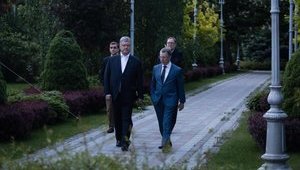 Порошенко вручив Волкеру орден Ярослава Мудрого. ФОТО