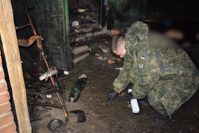 Donbas resident killed by blast while trying to cut through unexploded ordnance 04