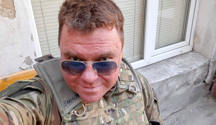 Аеророзвідник Сергій Хаджинов: "Коли ти коригуєш, ти на зв‘язку з артилеристами. І якщо влучення, то ти верещиш: "Влучив! Повторюй!" І він радісно верещить: "Плюс!". Це завжди велика радість"