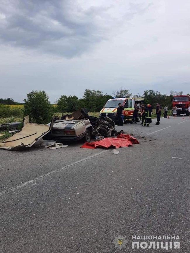 В результате ДТП на Луганщине погибла женщина, двое мужчин и 9-летний ребенок госпитализированы с травмами, - Нацполиция 03