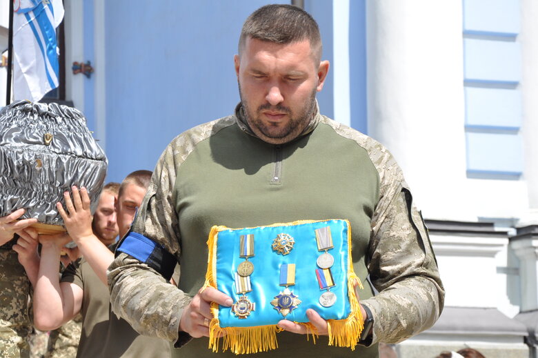 З телеведучим та військовим Карімом Гуламовим, який загинув у бою з російськими окупантами, попрощались у Києві 19